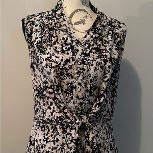 Blouse, tie at waist.